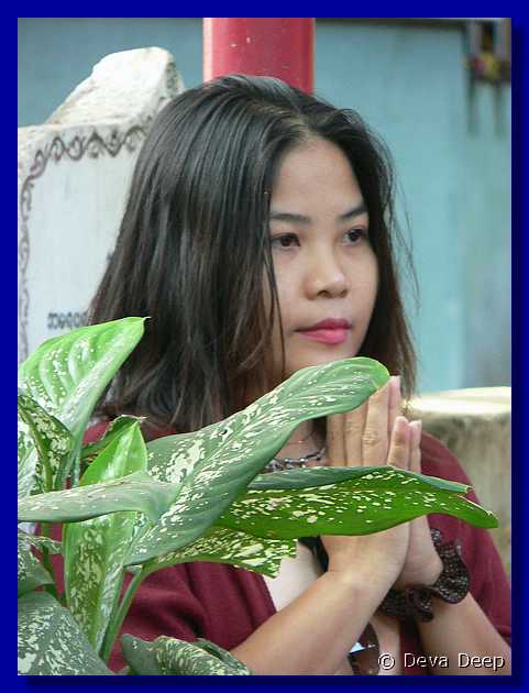 Amarpura Mha Ganayon Kyaung praying-09