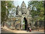 Cambodia Angkor Thom North gate-29.JPG