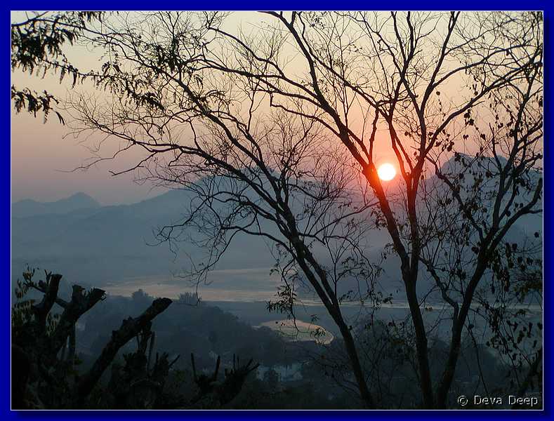 Laos Luang Prabang Phou Si town-sunset 2 1732