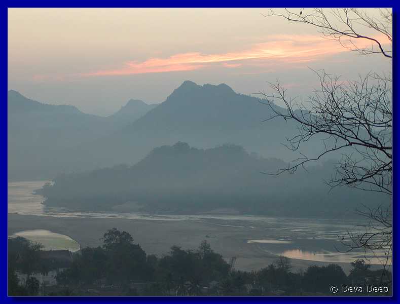 Laos Luang Prabang Phou Si town-sunset 2 1750