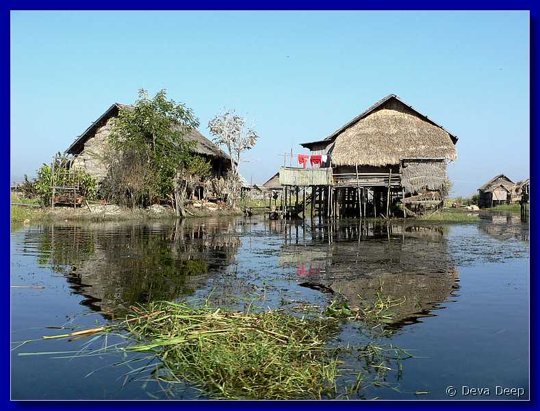 Myanmar Inle lake Boats-houses-pagodas-iC-09