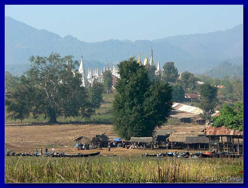 Myanmar Inle lake Market near pagoda-iC-10